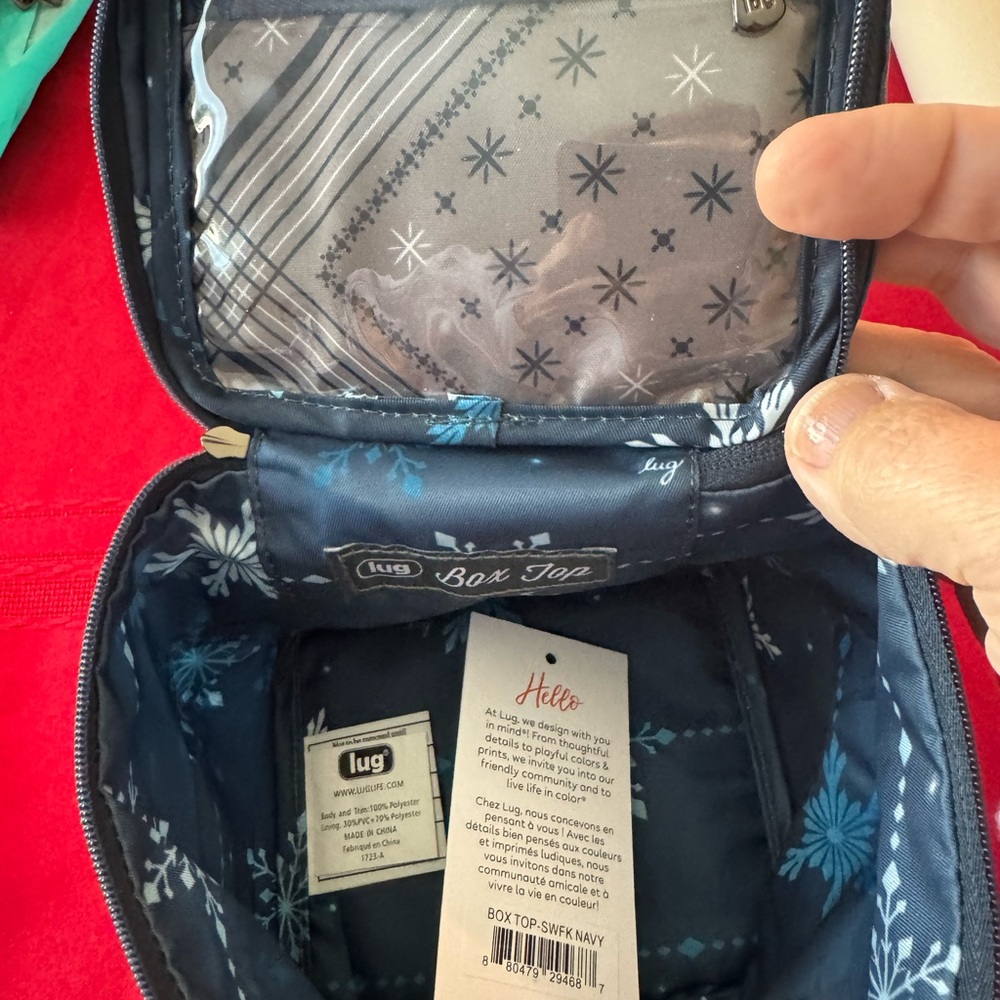 Lug Box Top- Snowflake Navy -NWT - Picture 2 of 3
